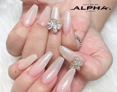 バタフライパーツのシンプルネイル