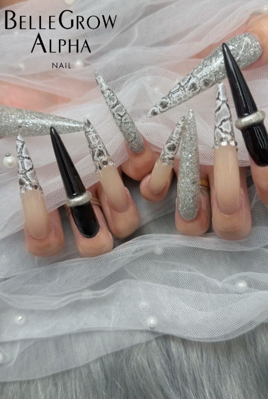 パイソン柄ネイル