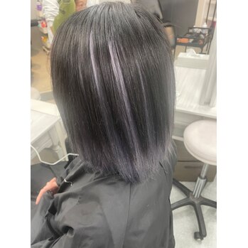 アンブレラカラーで個性的なヘアスタイルが実現できます！