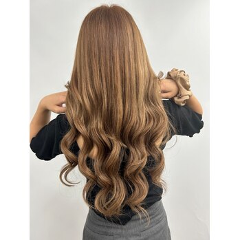  【黒髪からの大変身】ダブルカラーエクステで自然なハイトーンロングヘアに！