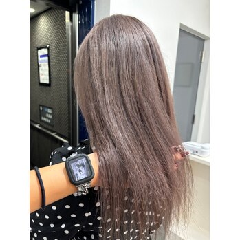 王道のグレージュカラーで魅せる！色落ちも美しいヘアスタイルをあなたに