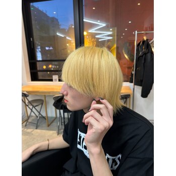 髪を痛めずに金髪に！抜きっぱなしスタイルとは？