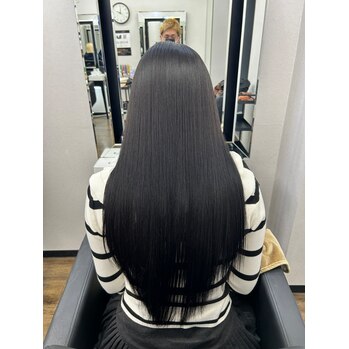 縮毛矯正＋エクステで理想のロングヘアへ｜エクステの馴染みを良くする方法