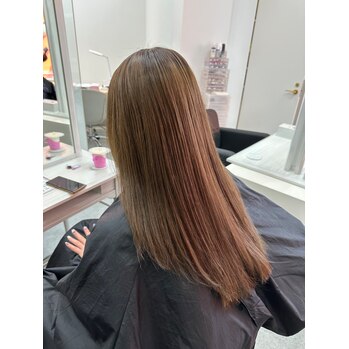 透明感のある可愛らしいスタイル「オリーブベージュカラー」
