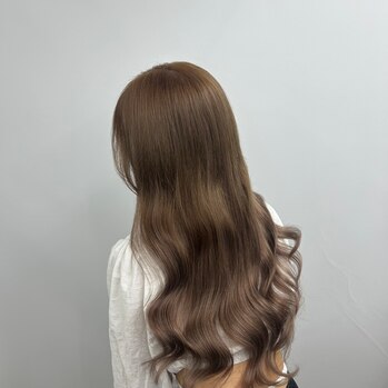 【秋にぴったり】ミルクティーヘアで新しい自分を発見しよう！