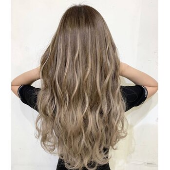 エクステで作る、ダメージレスハイライトスタイルで、トレンドヘアを自在に楽しむ！