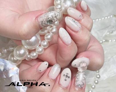 ホワイト×シルバーネイル