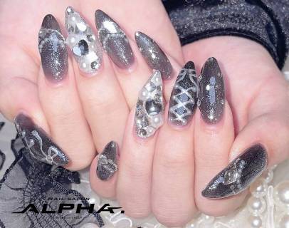 ブラックラメの量産型ネイル