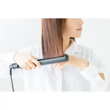 毎日のヘアアイロンとパーマはどっちの方が傷むのか